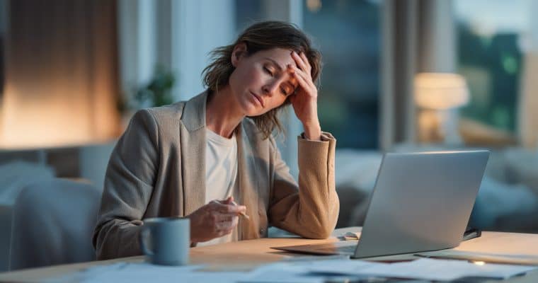 Does Melatonin Cause Brain Fog? Understanding the Connection Between Sleep Supplements and Cognitive Clarity